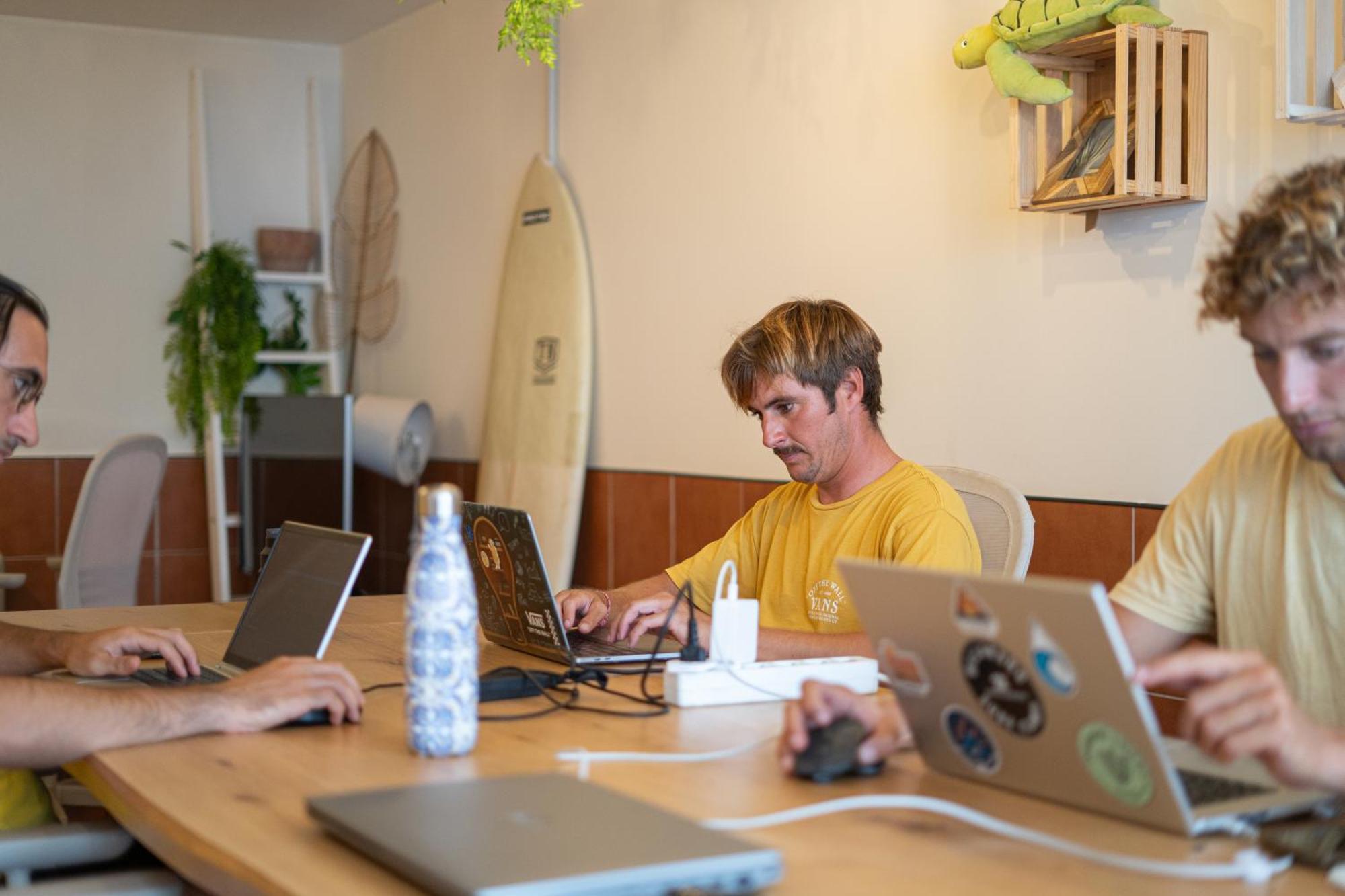 Coco Surfhouse - Coworking Coliving Hotel Corralejo Buitenkant foto