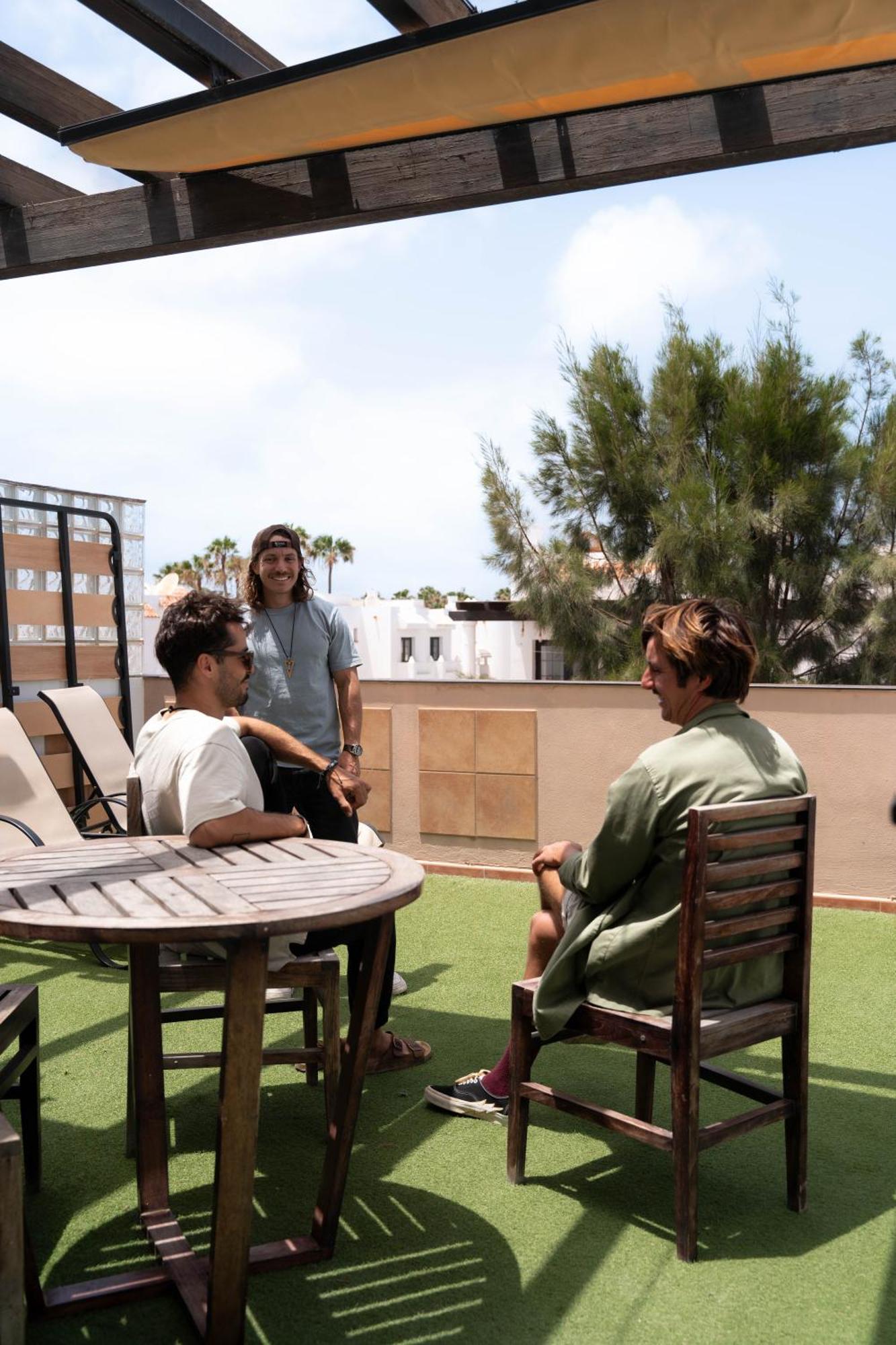 Coco Surfhouse - Coworking Coliving Hotel Corralejo Buitenkant foto