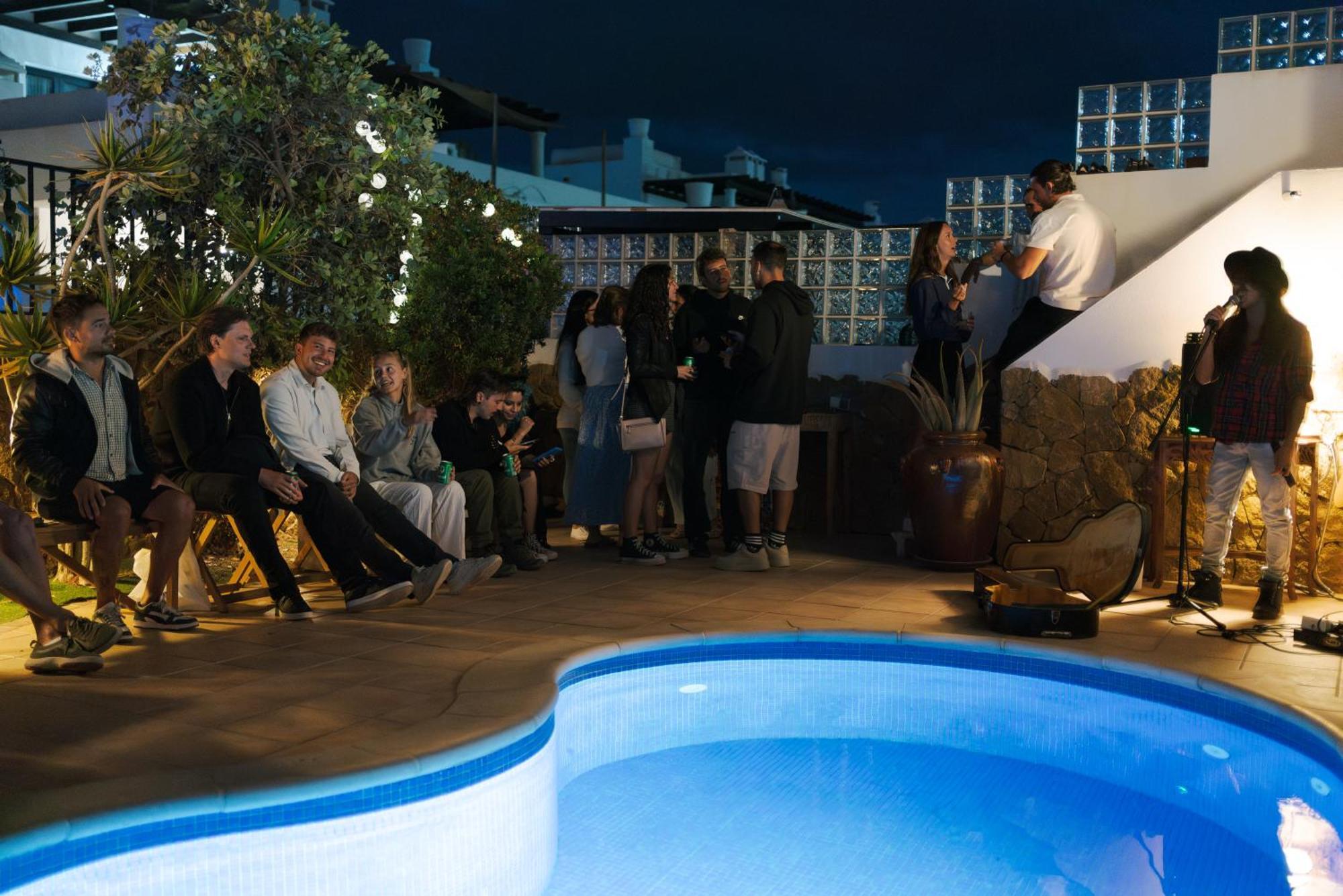 Coco Surfhouse - Coworking Coliving Hotel Corralejo Buitenkant foto