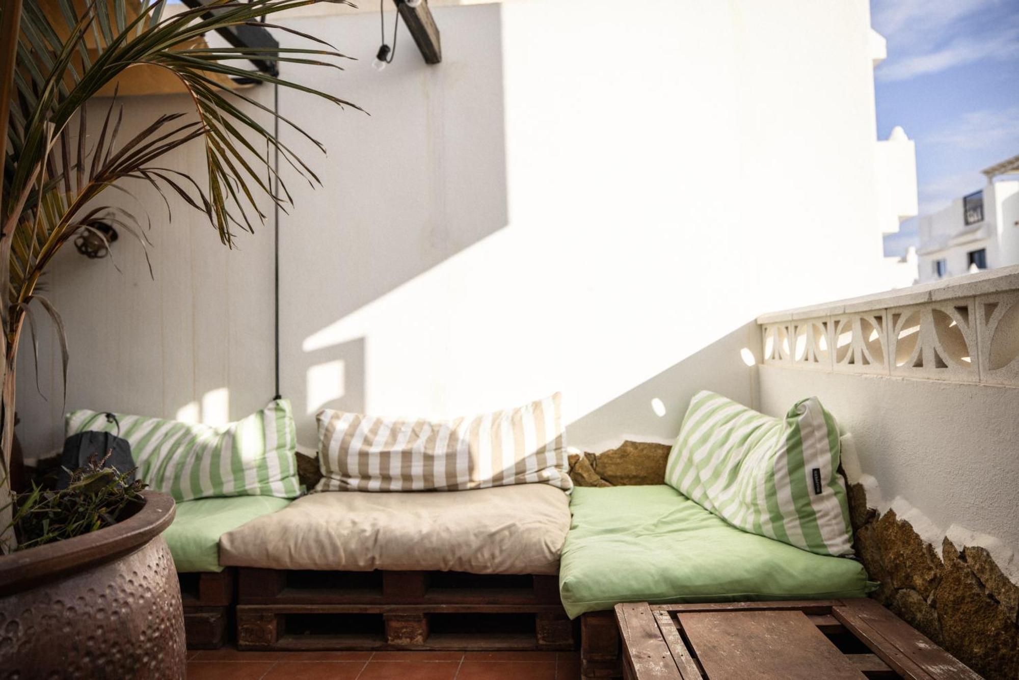 Coco Surfhouse - Coworking Coliving Hotel Corralejo Buitenkant foto